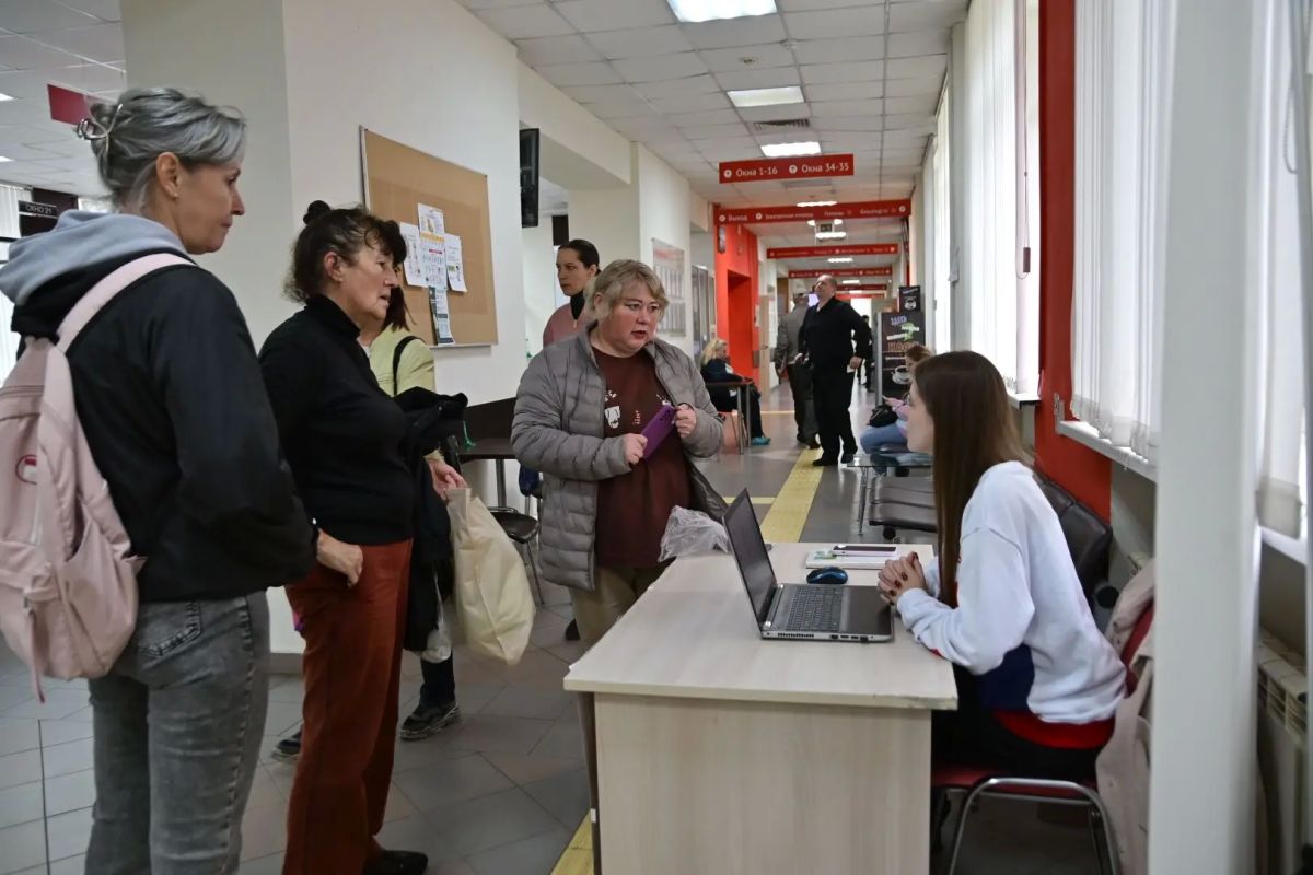 Депутат Мособлдумы Владимир Шапкин осмотрел работу избирательного участка в Балашихе Депутат Мособлдумы Владимир Шапкин осмотрел работу избирательного участка в Балашихе