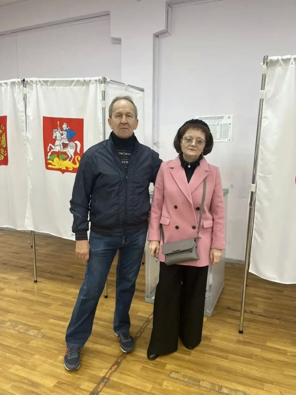 Вместе на выборы: жители приходят семьями Вместе на выборы: жители приходят семьями