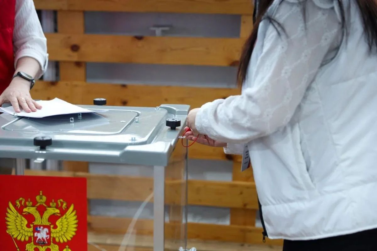 С Гимна России начали работу УИКи Солнечногорска!