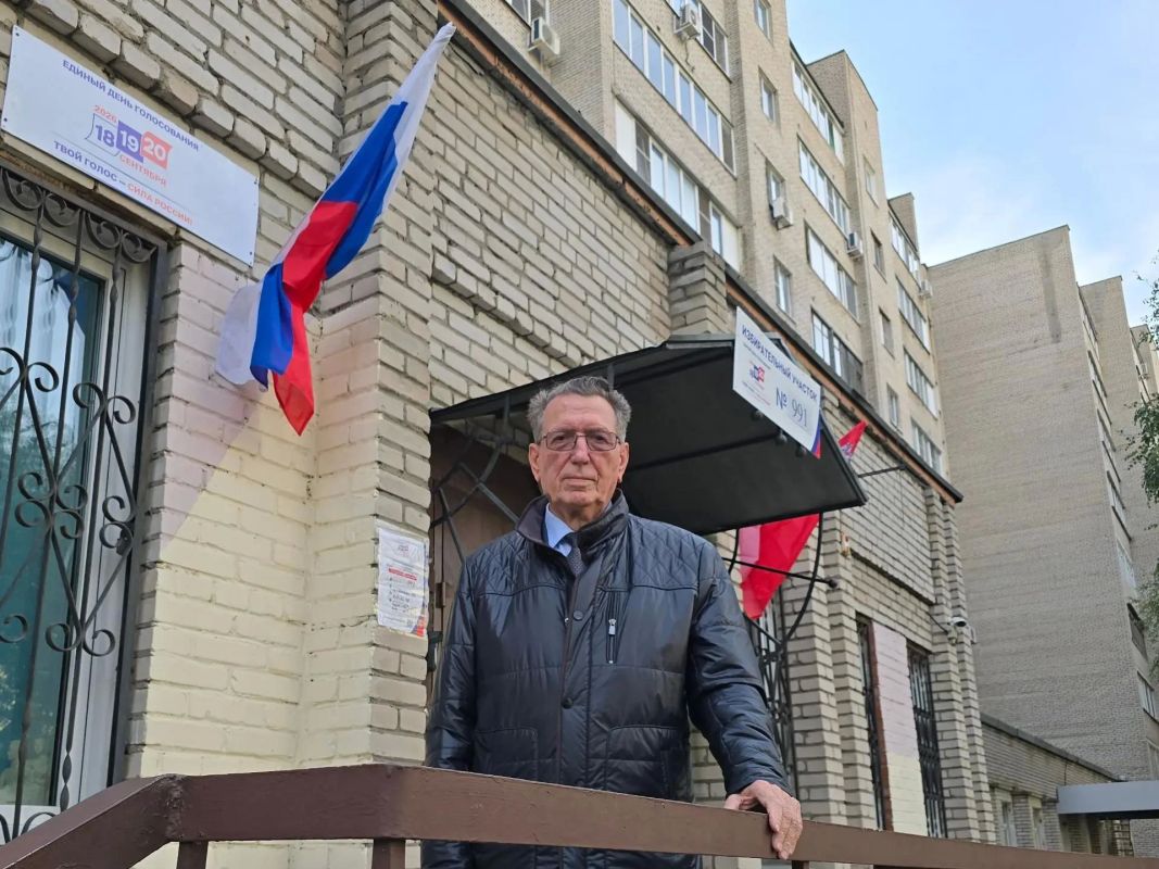Почетный гражданин Городского округа Коломна, председатель Совета Коломенского офицерского собрания, контр-адмирал Вячеслав Юрченко проголосовал на выборах депутатов Государственной Думы, Московской областной Думы, а также... Почетный гражданин Городского округа Коломна, председатель Совета Коломенского офицерского собрания, контр-адмирал Вячеслав Юрченко проголосовал на выборах депутатов Государственной Думы, Московской областной Думы, а также...