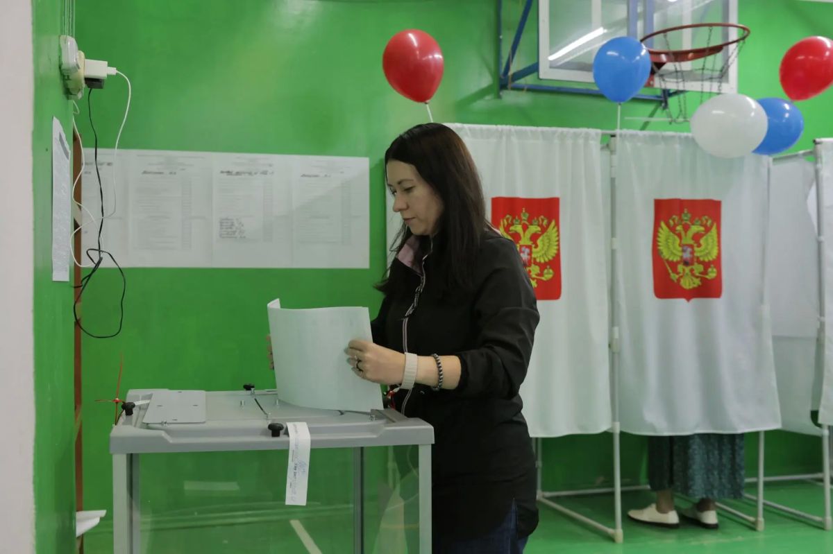 Участие в голосовании, это мой личный вклад в будущее страны: супруга участника СВО приняла участие в выборах Участие в голосовании, это мой личный вклад в будущее страны: супруга участника СВО приняла участие в выборах