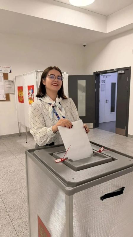 Жители Люберец продолжают голосовать на выборах депутатов федерального и регионального уровней Жители Люберец продолжают голосовать на выборах депутатов федерального и регионального уровней
