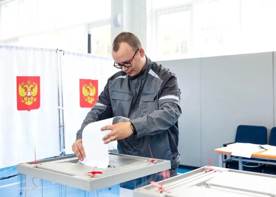 С работы - на выборы. Коренной красногорец Никита Булатов работает в МБУ «КГС» С работы - на выборы. Коренной красногорец Никита Булатов работает в МБУ «КГС»