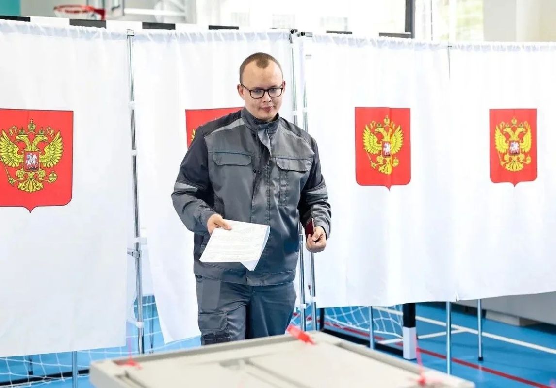 С работы - на выборы. Коренной красногорец Никита Булатов работает в МБУ «КГС» С работы - на выборы. Коренной красногорец Никита Булатов работает в МБУ «КГС»