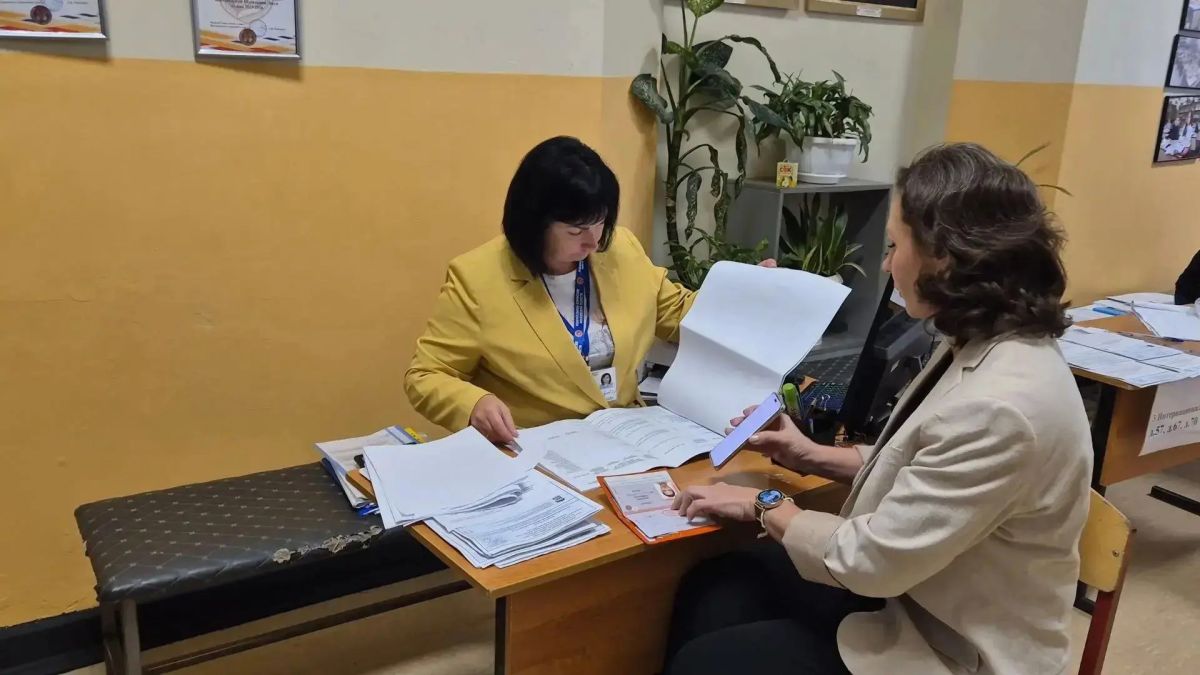 Первый заместитель главы Богородского округа Екатерина Северина отдала свой голос на избирательном участке №3889, расположенном в Центре образования №2 имени Короленко в Ногинске Первый заместитель главы Богородского округа Екатерина Северина отдала свой голос на избирательном участке №3889, расположенном в Центре образования №2 имени Короленко в Ногинске
