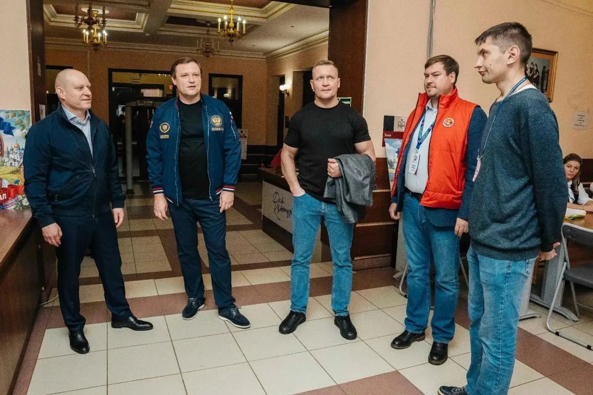 Депутаты Мособлдумы в течение всего дня посещали избирательные участки Депутаты Мособлдумы в течение всего дня посещали избирательные участки
