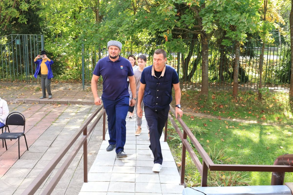 Депутат Московской областной Думы Александр Легков проинспектировал участковые избирательные комиссии в Мытищах Депутат Московской областной Думы Александр Легков проинспектировал участковые избирательные комиссии в Мытищах