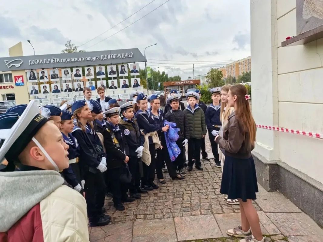 По волнам памяти: в Долгопрудном 11-классники провели экскурсию для юных речников