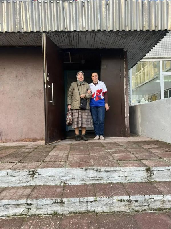 «Волонтеры Подмосковья» Городского округа Пушкинский не сбавляют темп и продолжают свою важную миссию на избирательных участках: они помогают с навигацией, подсказывают, куда пройти и как оформить документы, окружают заботой... «Волонтеры Подмосковья» Городского округа Пушкинский не сбавляют темп и продолжают свою важную миссию на избирательных участках: они помогают с навигацией, подсказывают, куда пройти и как оформить документы, окружают заботой...