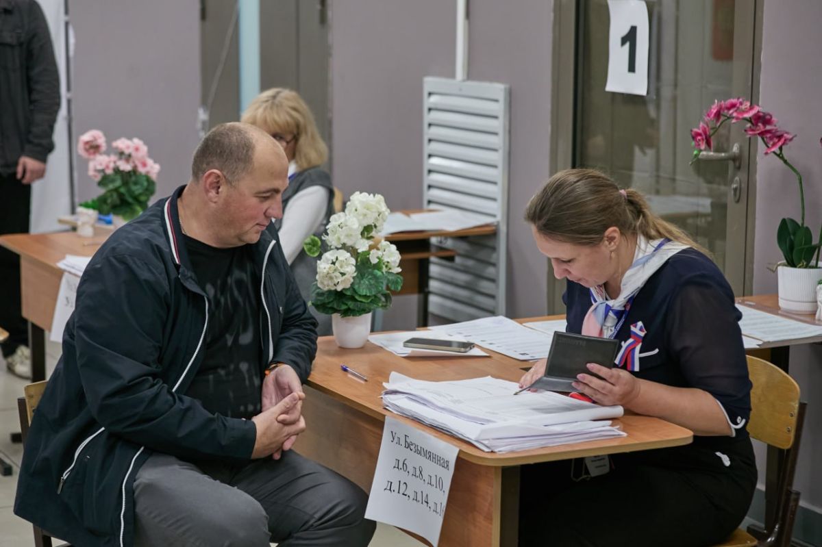 Многодетная семья проголосовала на выборах депутатов в Госдуму и Мособлдуму в Балашихе Многодетная семья проголосовала на выборах депутатов в Госдуму и Мособлдуму в Балашихе