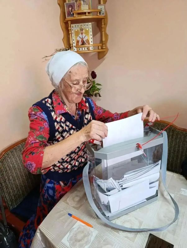 В Богородском округе продолжается голосование на дому — им могут воспользоваться жители, которые по состоянию здоровья не могут прийти на избирательный участок В Богородском округе продолжается голосование на дому — им могут воспользоваться жители, которые по состоянию здоровья не могут прийти на избирательный участок