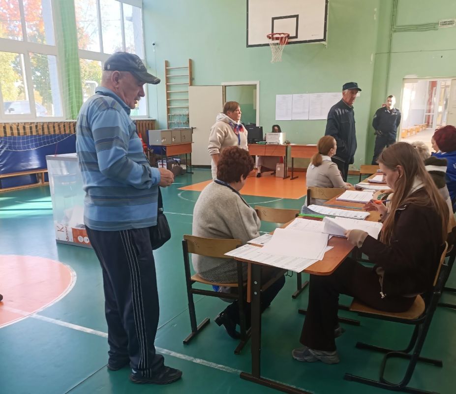 Избирательные участки уже встречают первых голосующих — выборы депутатов Госдумы и Мособлдумы идут полным ходом Избирательные участки уже встречают первых голосующих — выборы депутатов Госдумы и Мособлдумы идут полным ходом