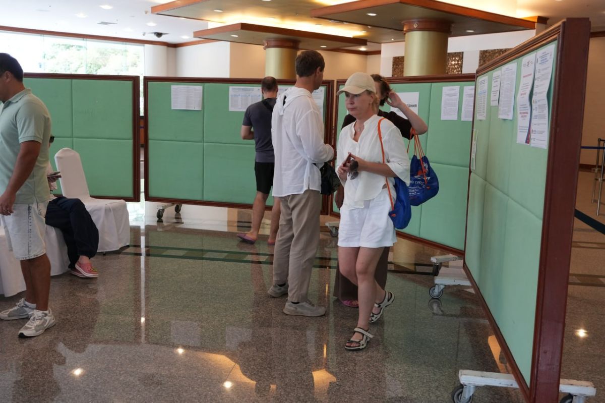 В Паттайе на выборах депутатов Государственной Думы Федерального Собрания Российской Федерации девятого созыва уже проголосовали более 400 человек В Паттайе на выборах депутатов Государственной Думы Федерального Собрания Российской Федерации девятого созыва уже проголосовали более 400 человек
