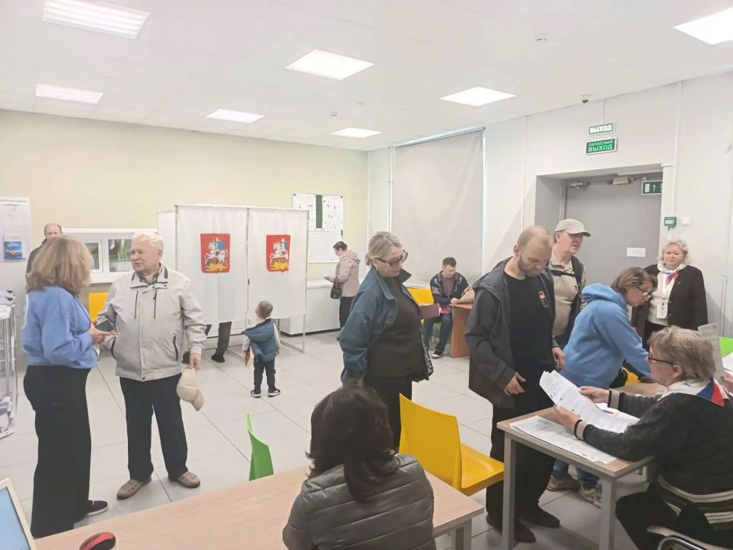 До конца выборов 3 часа: жители Балашихи продолжают активно голосовать в последний день выборов депутатов Госдумы и Мособлдумы До конца выборов 3 часа: жители Балашихи продолжают активно голосовать в последний день выборов депутатов Госдумы и Мособлдумы