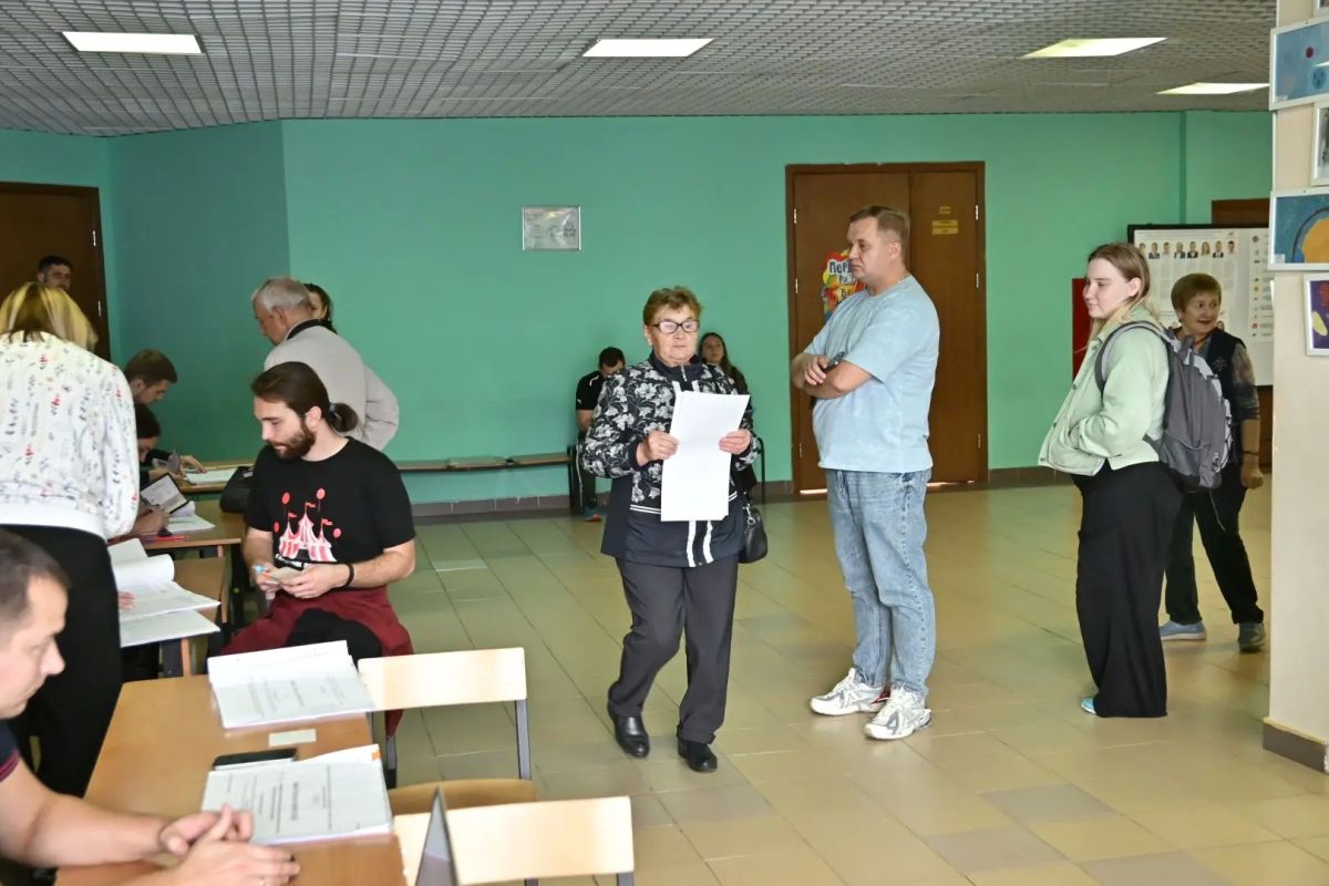 До конца выборов 3 часа: жители Балашихи продолжают активно голосовать в последний день выборов депутатов Госдумы и Мособлдумы До конца выборов 3 часа: жители Балашихи продолжают активно голосовать в последний день выборов депутатов Госдумы и Мособлдумы