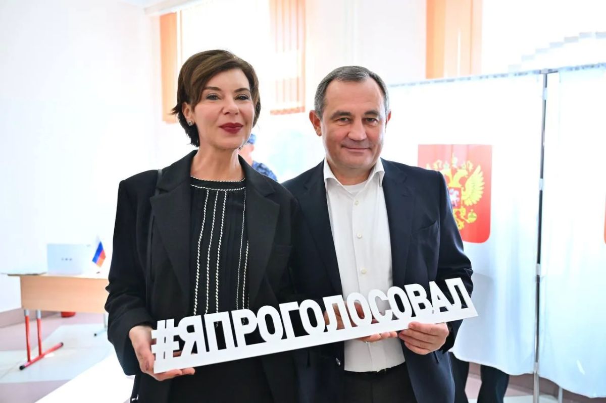 Сегодня проголосовали вместе с супругой в школе №16 в микрорайоне Дзержинский