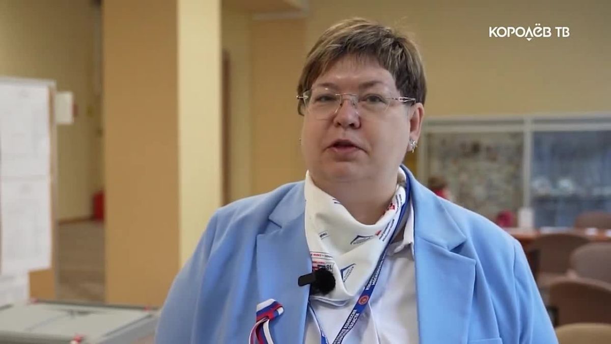 Королёв выбирает!. В воскресное утро наши жители приходят на избирательные участки, осознавая всю значимость каждого голоса