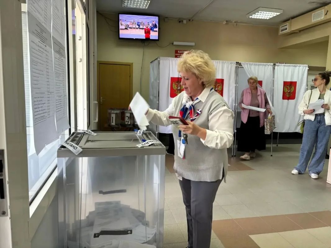 Председатель Территориальной избирательной комиссии Сергиева Посада Ольга Дмитриева в дни голосования выполняет задачи координатора и гаранта законности выборов на всей вверенной территории