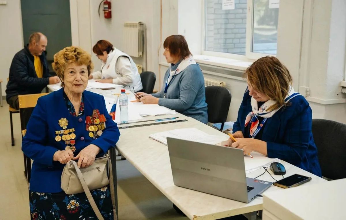 Максим Красноцветов: Сегодня пришел на избирательный участок Максим Красноцветов: Сегодня пришел на избирательный участок