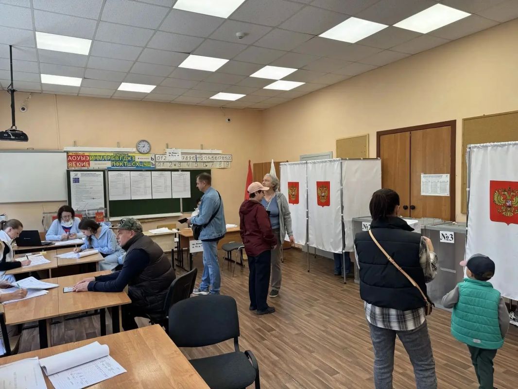 До конца выборов 3 часа: жители Балашихи продолжают активно голосовать в последний день выборов депутатов Госдумы и Мособлдумы До конца выборов 3 часа: жители Балашихи продолжают активно голосовать в последний день выборов депутатов Госдумы и Мособлдумы
