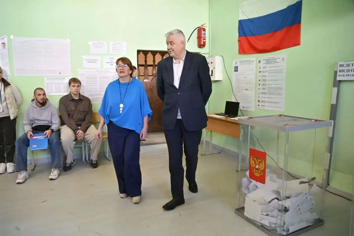 Депутат Мособлдумы осмотрел работу избирательных участков в Балашихе