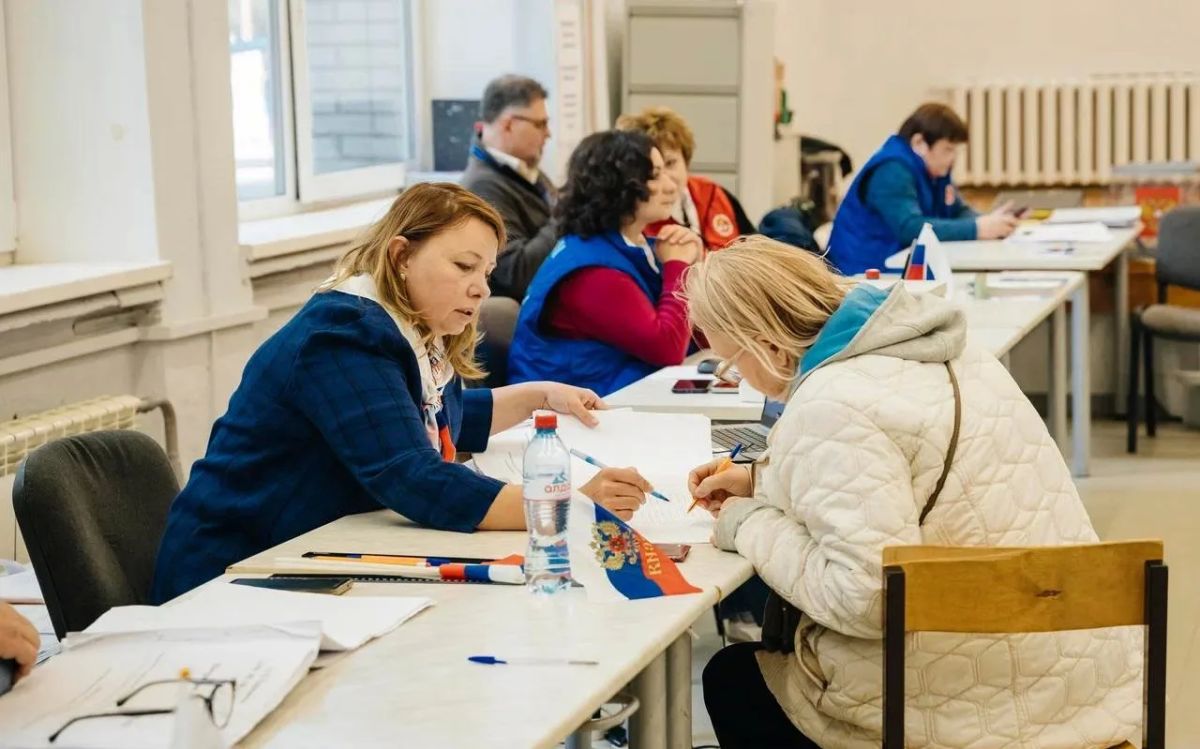 Максим Красноцветов: Сегодня пришел на избирательный участок Максим Красноцветов: Сегодня пришел на избирательный участок