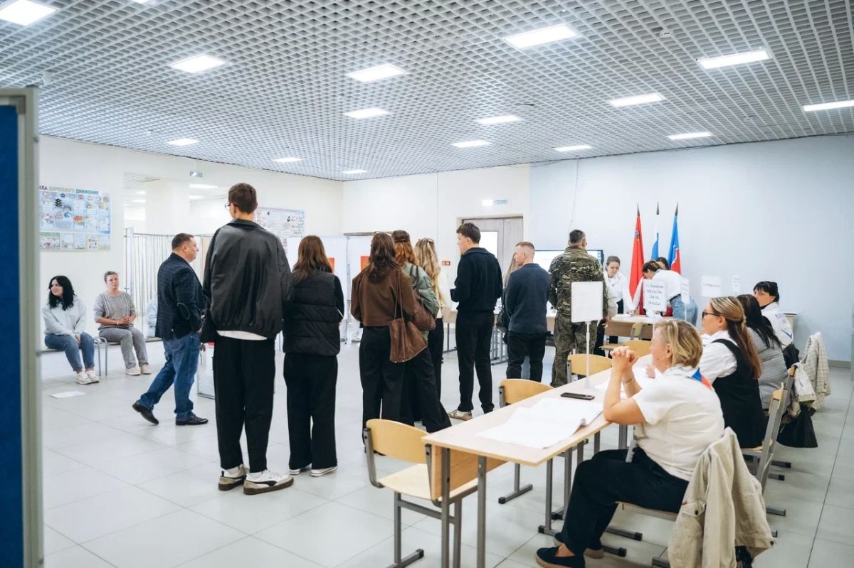На избирательных участках в Подмосковье - много молодежи На избирательных участках в Подмосковье - много молодежи