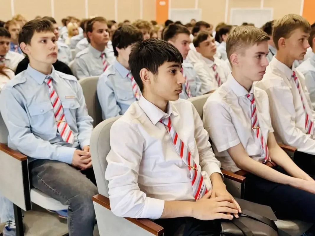 В железнодорожном техникуме имени В. И. Бондаренко подмосковного Орехово-Зуево сотрудники Госавтоинспекции провели для студентов обучающий «Краш-курс», направленный на профилактику дорожно-транспортных происшествий и... В железнодорожном техникуме имени В. И. Бондаренко подмосковного Орехово-Зуево сотрудники Госавтоинспекции провели для студентов обучающий «Краш-курс», направленный на профилактику дорожно-транспортных происшествий и...
