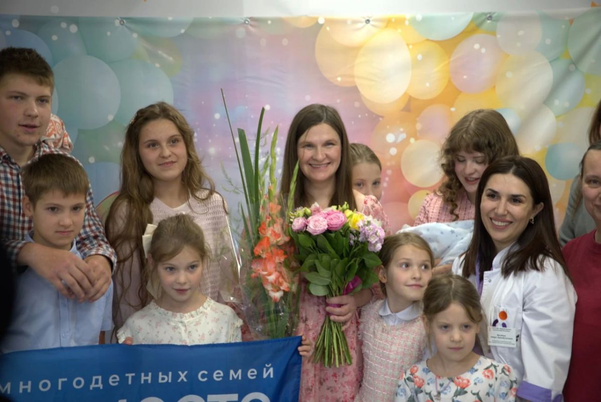 В роддоме Красногорска жительница Подмосковья стала мамой в 17-й раз! В роддоме Красногорска жительница Подмосковья стала мамой в 17-й раз!