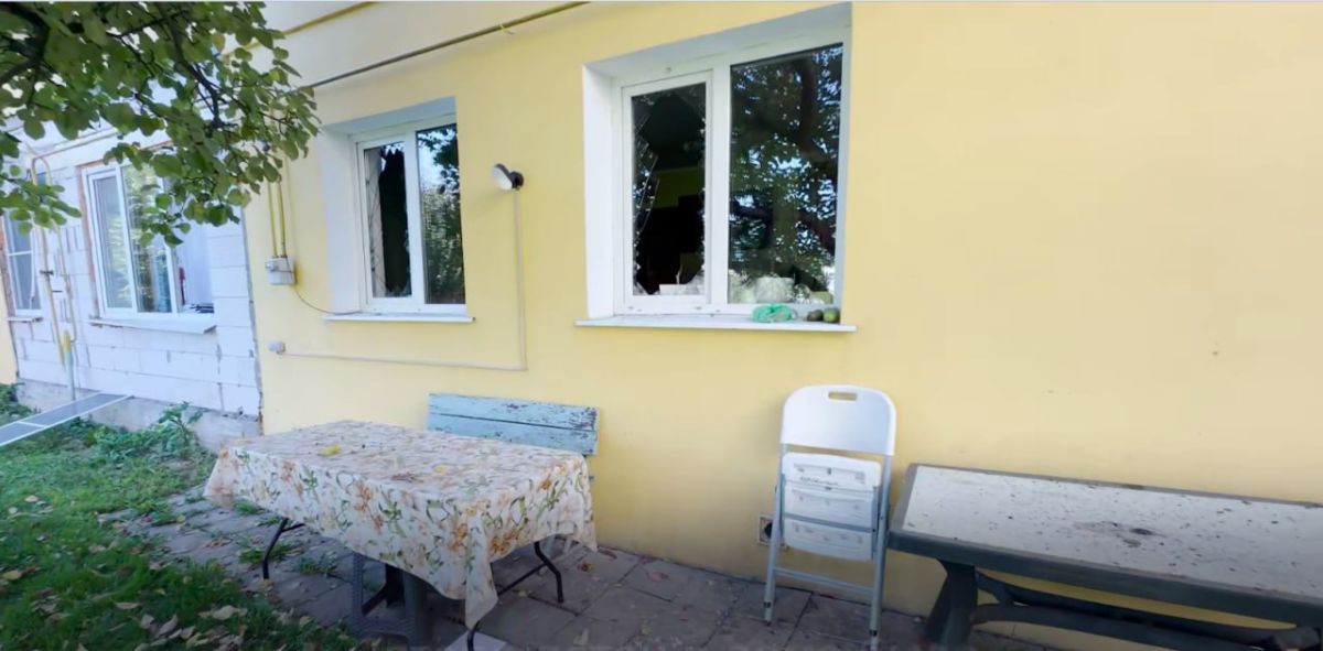 "Выборы никто не отменял": председатель избиркома в Ленинском округе, продолжившая работу после атаки дрона на ее дом, открыла избирательный участок, несмотря на сильный стресс "Выборы никто не отменял": председатель избиркома в Ленинском округе, продолжившая работу после атаки дрона на ее дом, открыла избирательный участок, несмотря на сильный стресс
