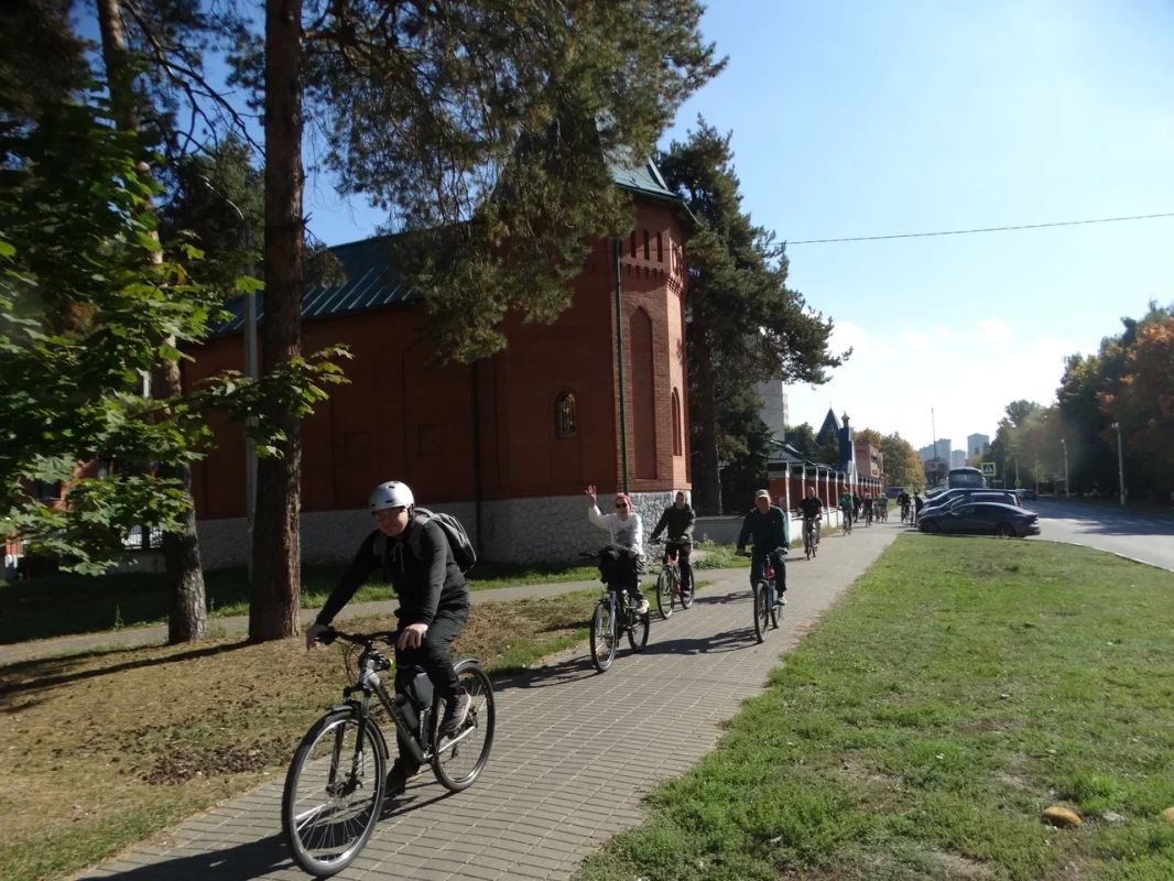 В Раменском прошёл велопробег, организованный приходом храма Казанской иконы Божией Матери В Раменском прошёл велопробег, организованный приходом храма Казанской иконы Божией Матери