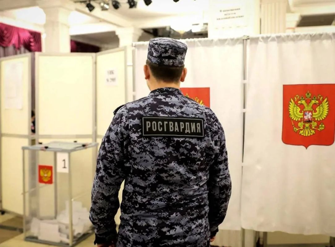 Росгвардейцы обеспечили правопорядок в период проведения Единого дня голосования в Подмосковье Росгвардейцы обеспечили правопорядок в период проведения Единого дня голосования в Подмосковье