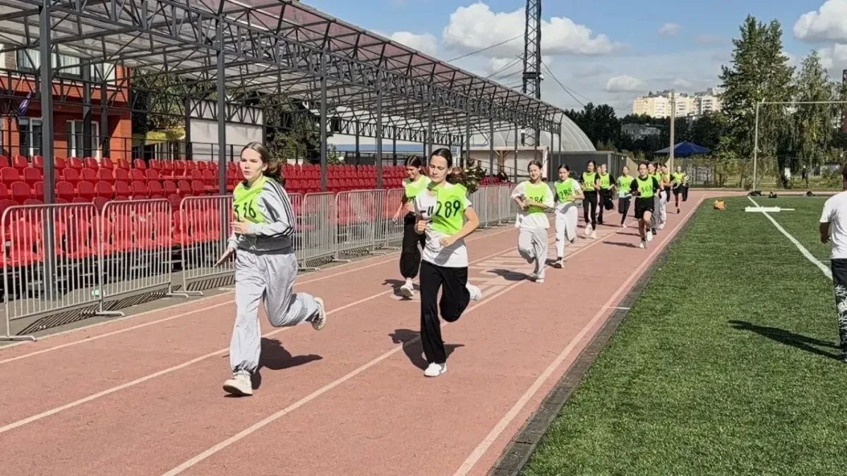 Более ста школьников сдали нормативы ГТО в Дзержинском