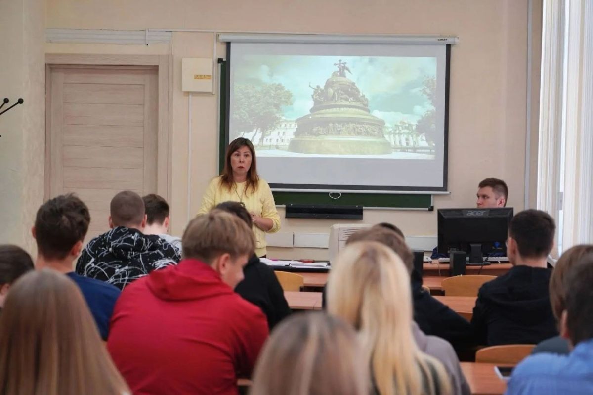 Студенты Технико-экономического колледжа познакомились с историей российской государственности Студенты Технико-экономического колледжа познакомились с историей российской государственности