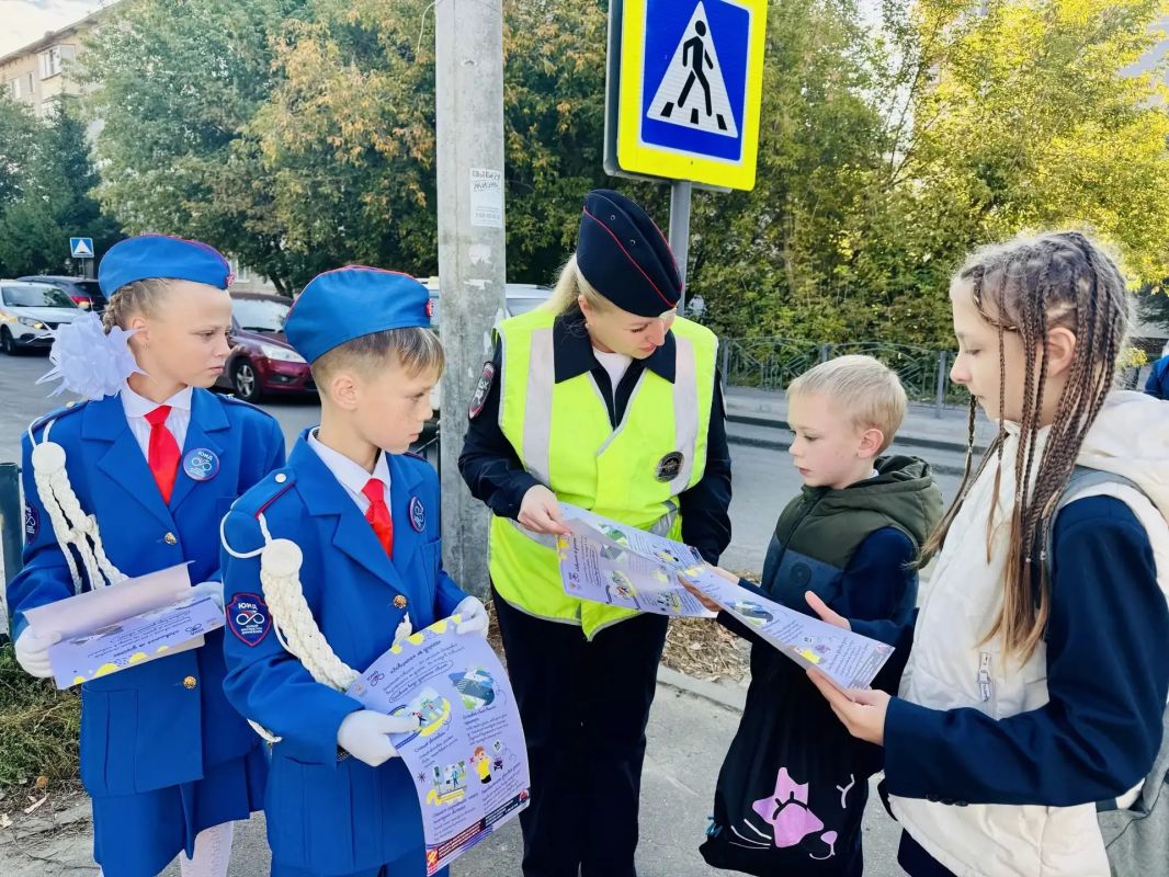 Безопасная дорога в школу. В рамках Всероссийской недели безопасности у школы №6 в Орехово-Зуеве прошла акция «Родительский патруль» Безопасная дорога в школу. В рамках Всероссийской недели безопасности у школы №6 в Орехово-Зуеве прошла акция «Родительский патруль»