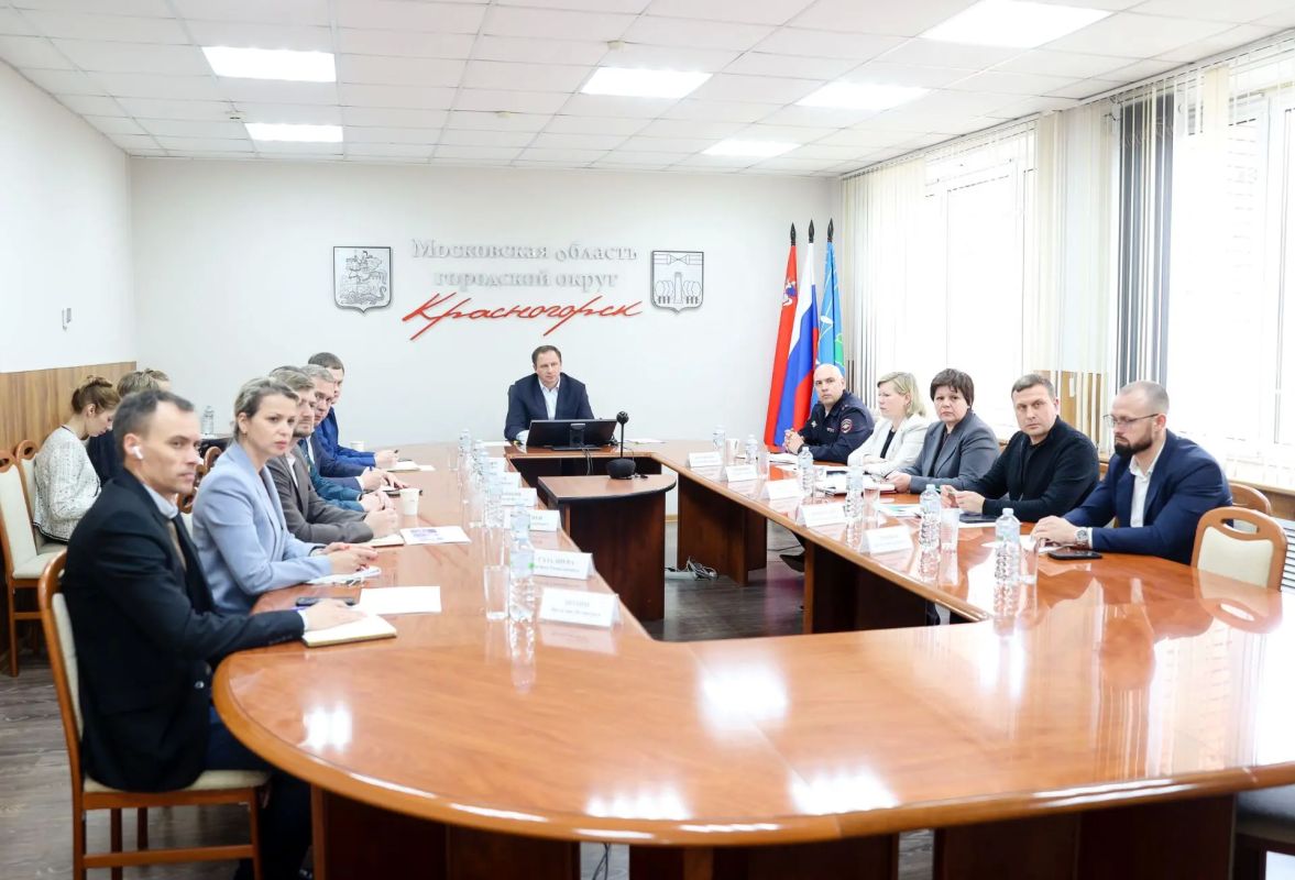 Дмитрий Волков: Прошедшие выборы в Государственную и Московскую областную Думы, программа капитального ремонта и эксплуатация лифтов – основные темы совещания, которое провел Губернатор Московской области Андрей Юрьевич... Дмитрий Волков: Прошедшие выборы в Государственную и Московскую областную Думы, программа капитального ремонта и эксплуатация лифтов – основные темы совещания, которое провел Губернатор Московской области Андрей Юрьевич...
