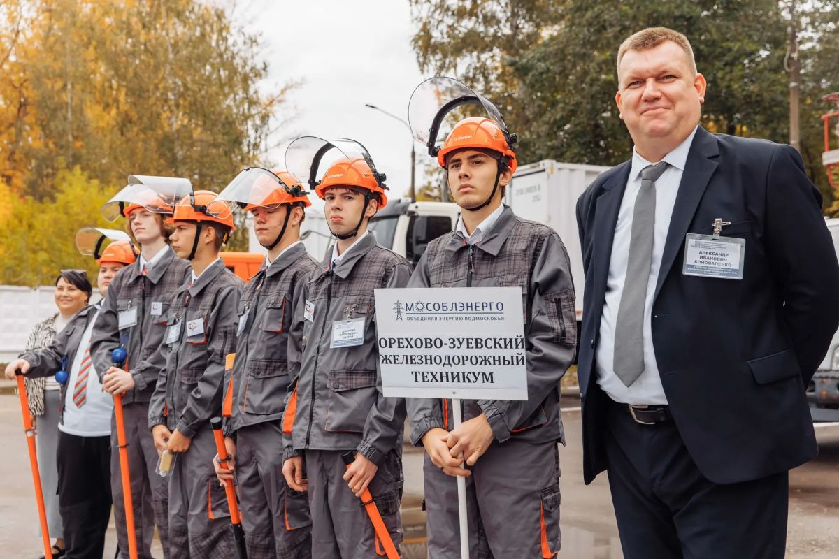Руслан Заголовацкий: МОЛОДЫЕ ПРОФЕССИОНАЛЫ. От энергетиков зависит привычный ритм нашей жизни: свет в домах, работа школ и больниц, предприятий и всей городской инфраструктуры Руслан Заголовацкий: МОЛОДЫЕ ПРОФЕССИОНАЛЫ. От энергетиков зависит привычный ритм нашей жизни: свет в домах, работа школ и больниц, предприятий и всей городской инфраструктуры