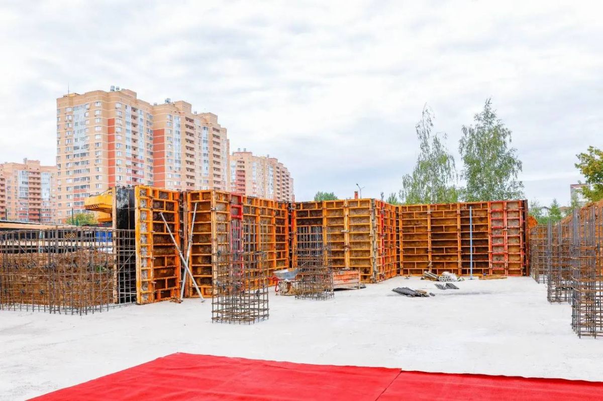 В Ленинском городском округе 19 сентября в жилом комплексе «Зелёные аллеи» состоялась торжественная закладка капсулы в основание строящегося Покровского храма В Ленинском городском округе 19 сентября в жилом комплексе «Зелёные аллеи» состоялась торжественная закладка капсулы в основание строящегося Покровского храма