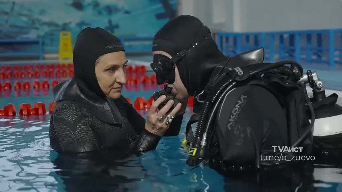 Во Дворце спорта «Восток» проходят занятия по парадайвингу для участников СВО, получивших тяжелые ранения
