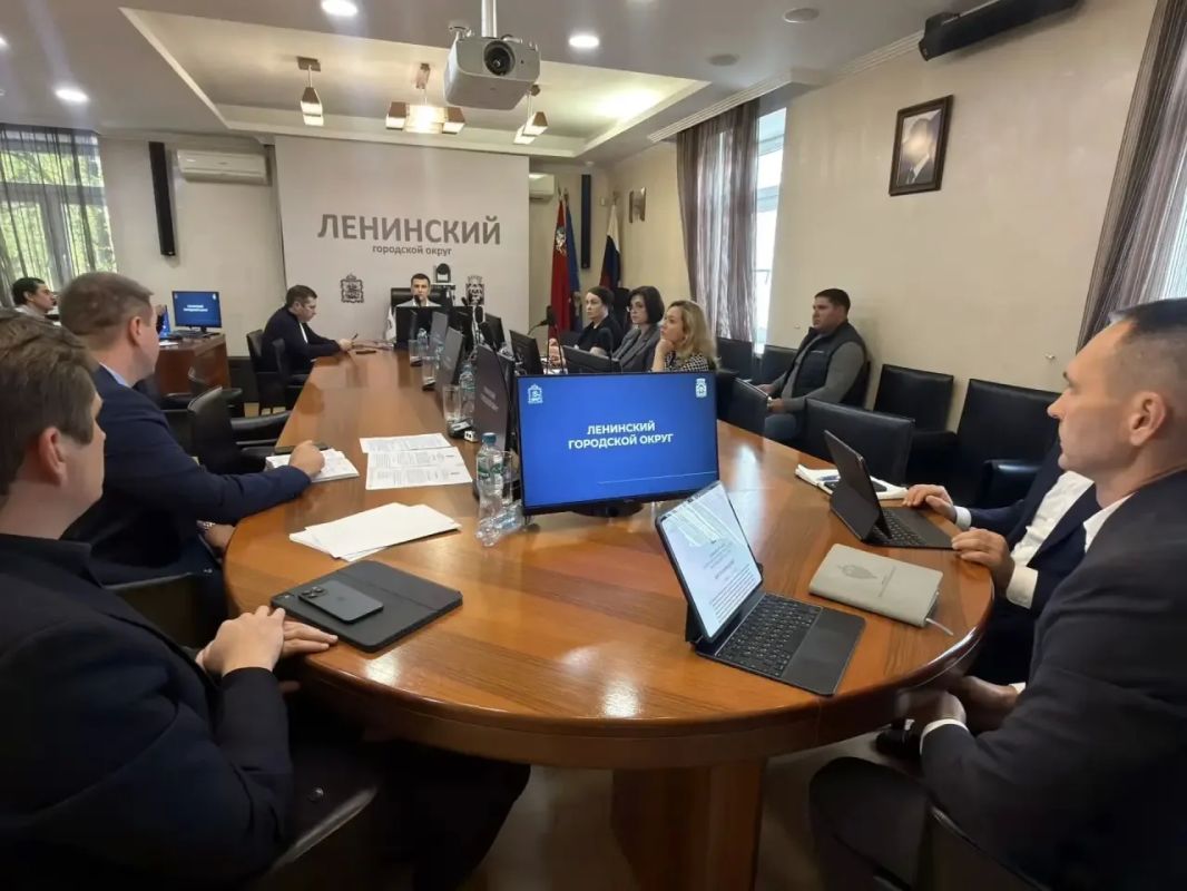 Станислав Каторов: Сегодня на еженедельном ВКС с губернатором Андреем Юрьевичем Воробьёвым обсудили, как идёт капитальный ремонт многоквартирных домов в нашем округе и как обслуживаются лифты