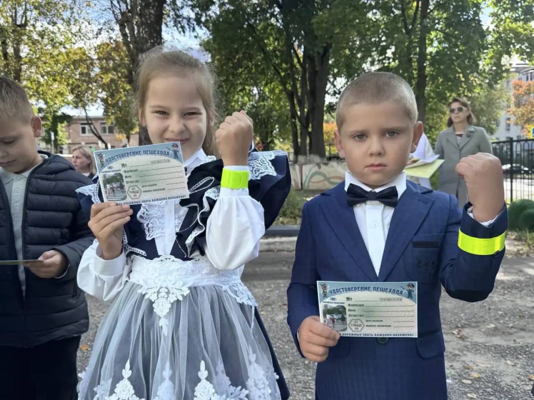 В Луховицах в рамках Всероссийской «Недели безопасности дорожного движения» сотрудники Госавтоинспекции совместно с педагогами Центра развития творчества детей и юношества провели традиционный праздник «Посвящение в юные...