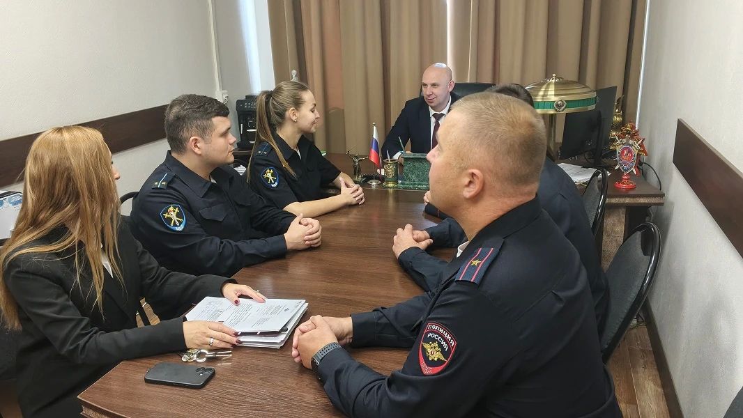 Руководство МУ МВД России «Люберецкое» встретилось с выпускниками Московского университета МВД России им. В.Я. Кикотя, приступившими к службе в этом году Руководство МУ МВД России «Люберецкое» встретилось с выпускниками Московского университета МВД России им. В.Я. Кикотя, приступившими к службе в этом году