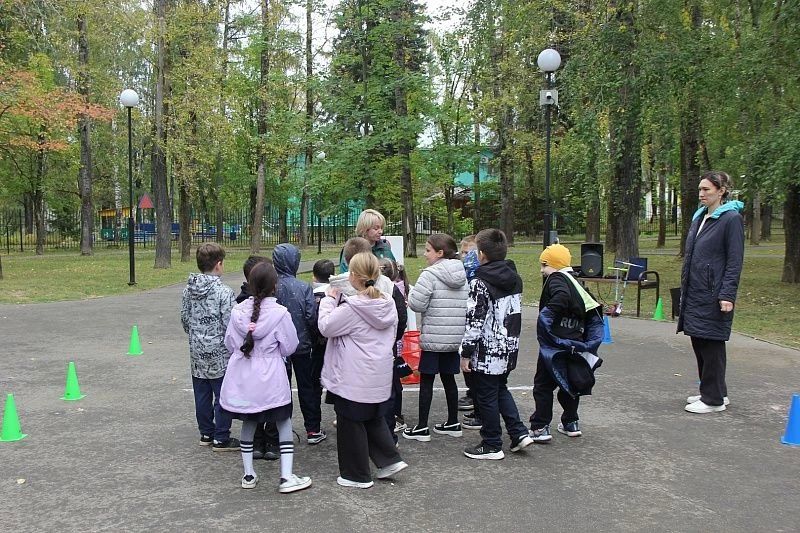 22 сентября в парке «Москворецкий» для второклассников МОУ «Лицей им. Н.И. Макарова» состоялось познавательно-развлекательное мероприятие «Дорожная азбука» 22 сентября в парке «Москворецкий» для второклассников МОУ «Лицей им. Н.И. Макарова» состоялось познавательно-развлекательное мероприятие «Дорожная азбука»