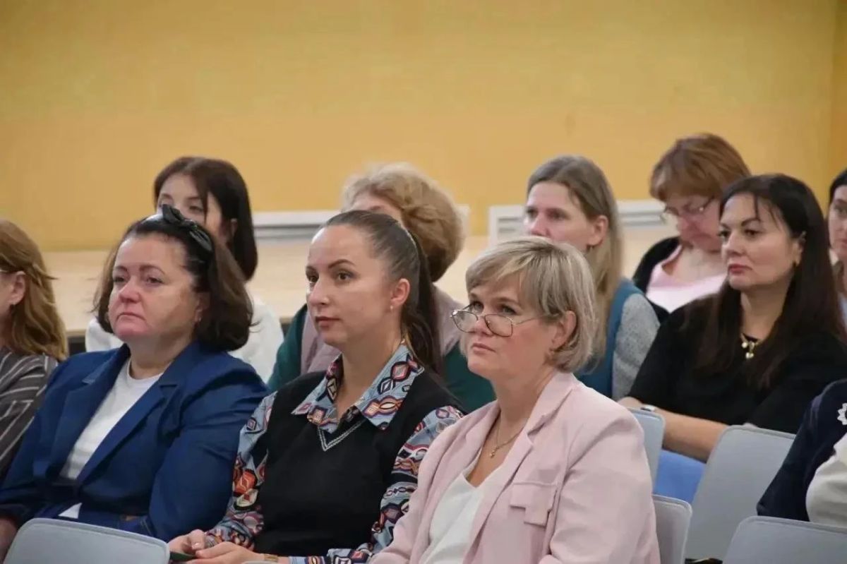В школе №4 состоялся практико-ориентированный семинар «Наставничество как ресурс профилактики, позитивной социализации и поддержки несовершеннолетних: эффективные школьные практики» В школе №4 состоялся практико-ориентированный семинар «Наставничество как ресурс профилактики, позитивной социализации и поддержки несовершеннолетних: эффективные школьные практики»