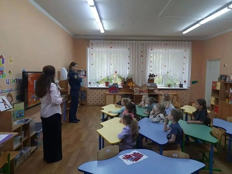 В МОУ СОШ № 3 СПДГ "Ромашка" городского округа Воскресенск прошёл урок - как оставаться в безопасности рядом с огнём В МОУ СОШ № 3 СПДГ "Ромашка" городского округа Воскресенск прошёл урок - как оставаться в безопасности рядом с огнём