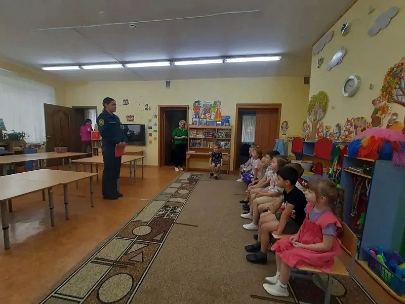 В МОУ СОШ № 3 СПДГ "Ромашка" городского округа Воскресенск прошёл урок - как оставаться в безопасности рядом с огнём В МОУ СОШ № 3 СПДГ "Ромашка" городского округа Воскресенск прошёл урок - как оставаться в безопасности рядом с огнём