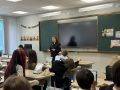 В школе № 1 поговорили с восьмиклассниками о безопасности на дорогах