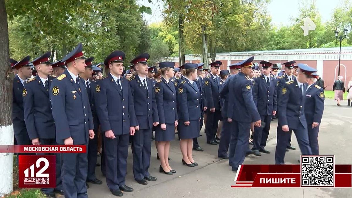 РЕН ТВ. Сотрудники ФСИН почтили память погибших при исполнении коллег