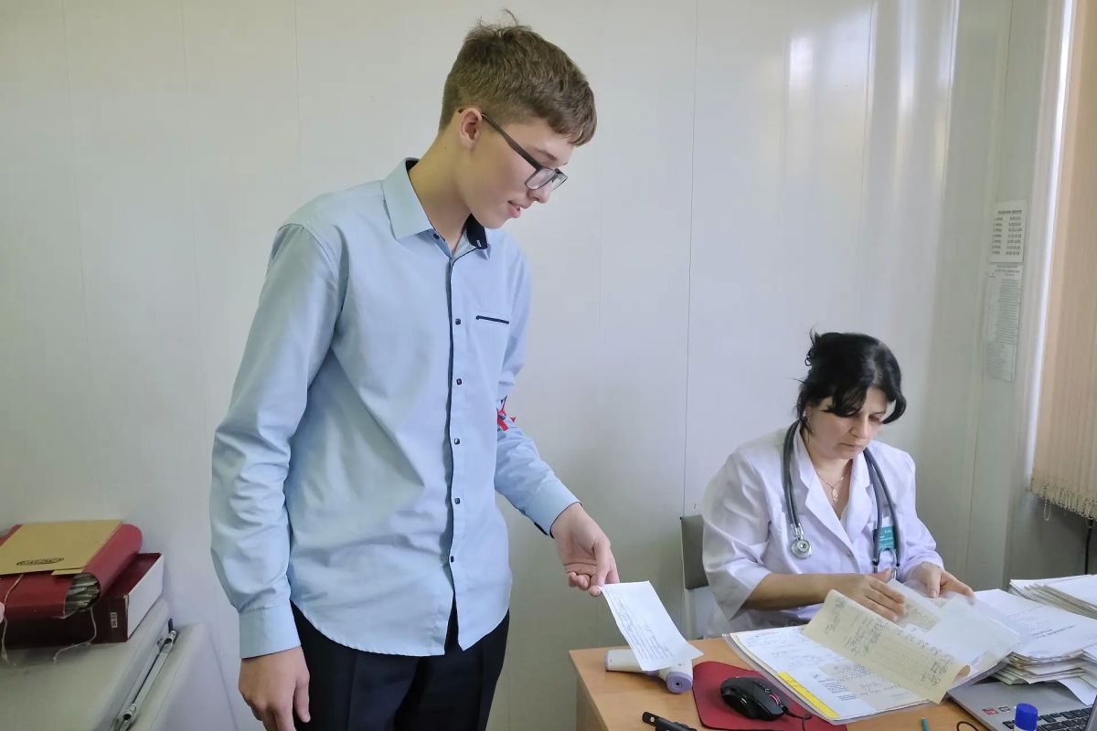 В лицее №4 продолжается вакцинация от гриппа В лицее №4 продолжается вакцинация от гриппа