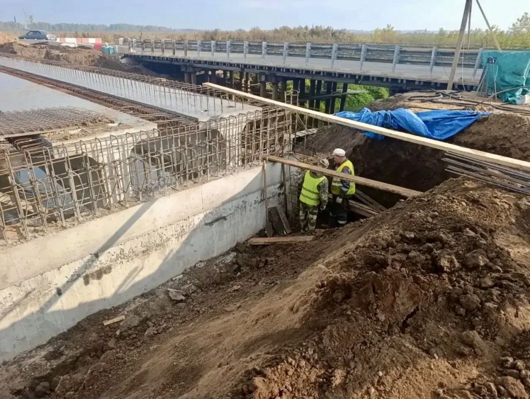 Капремонт моста через р. Яхрому у д. Давыдково Дмитровского округа по нацпроекту #ИДЖ выполнен уже наполовину — его строительная готовность составляет 50% Капремонт моста через р. Яхрому у д. Давыдково Дмитровского округа по нацпроекту #ИДЖ выполнен уже наполовину — его строительная готовность составляет 50%